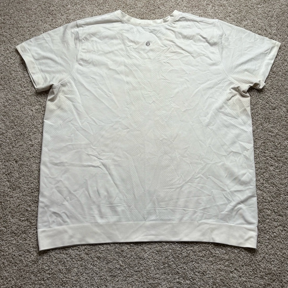 Lululemon Swiftly Breathe Short Sleeve - Picture 2 of 9